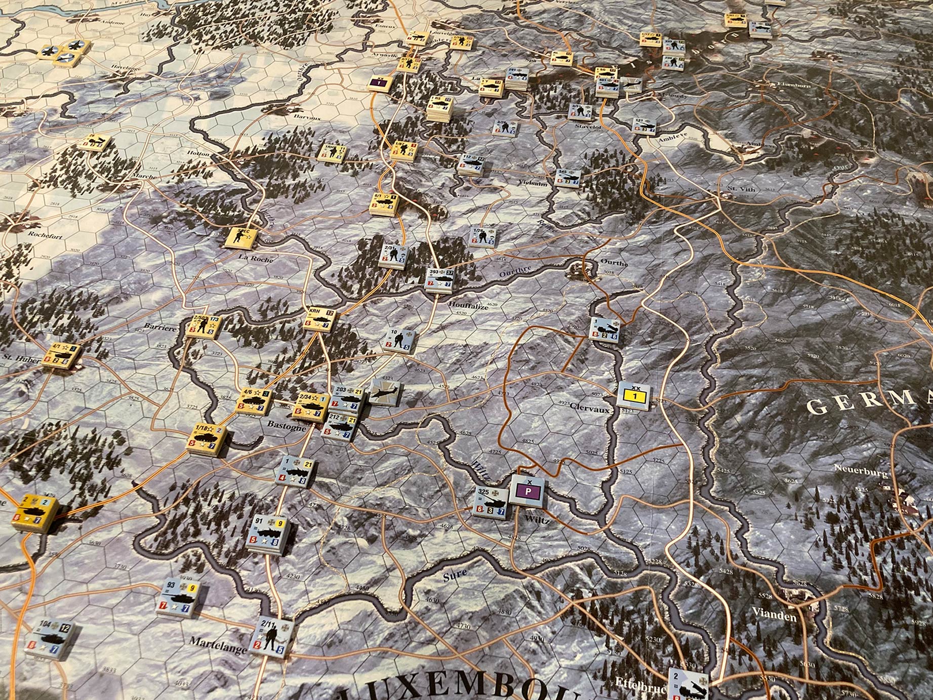 Mapa do historycznej gry wojennej Ardeny 2024